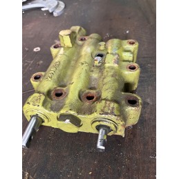 Dana spicer 241635 distributor plate housing