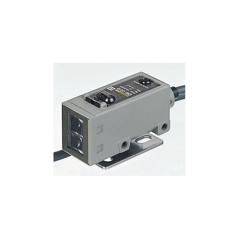 1 pcs - Omron Diffuse Photoelectric Sensor, Block Sensor, 2 m Detection Range