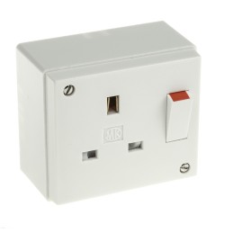 1 pcs - MK Electric White 1 Gang Plug Socket, 2 Poles, 13A, Type G - British, Indoor Use