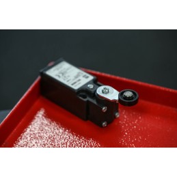 1 pcs - RS PRO Roller Lever Limit Switch, NO/NC, IP65, DPST, Thermoplastic Housing, 400V ac Max, 4A Max