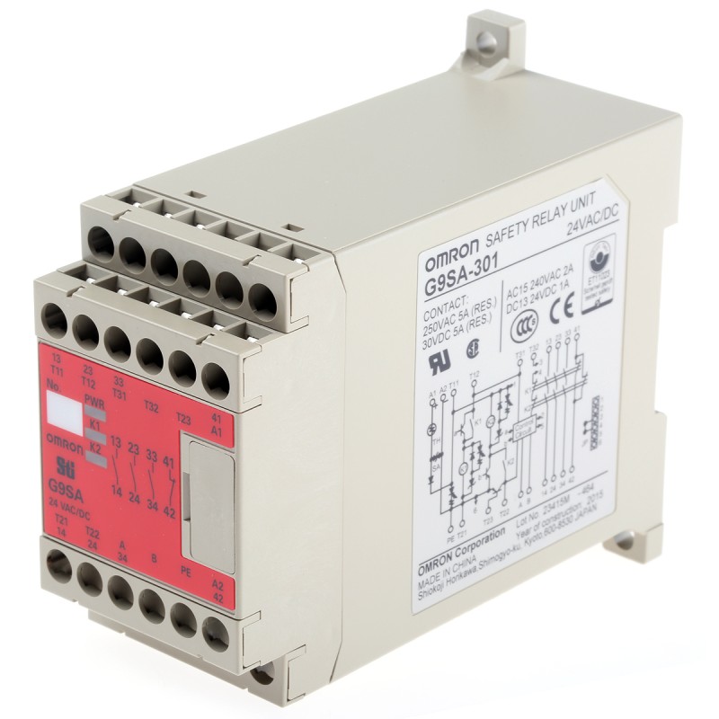 1 pcs - Omron Single/Dual-Channel Emergency Stop Safety Relay, 24V ac/dc, 3 Safety Contacts