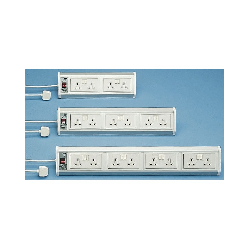 1 pcs - Schneider Electric 2m 8 Socket Type G - British Extension Lead, 240 V ac