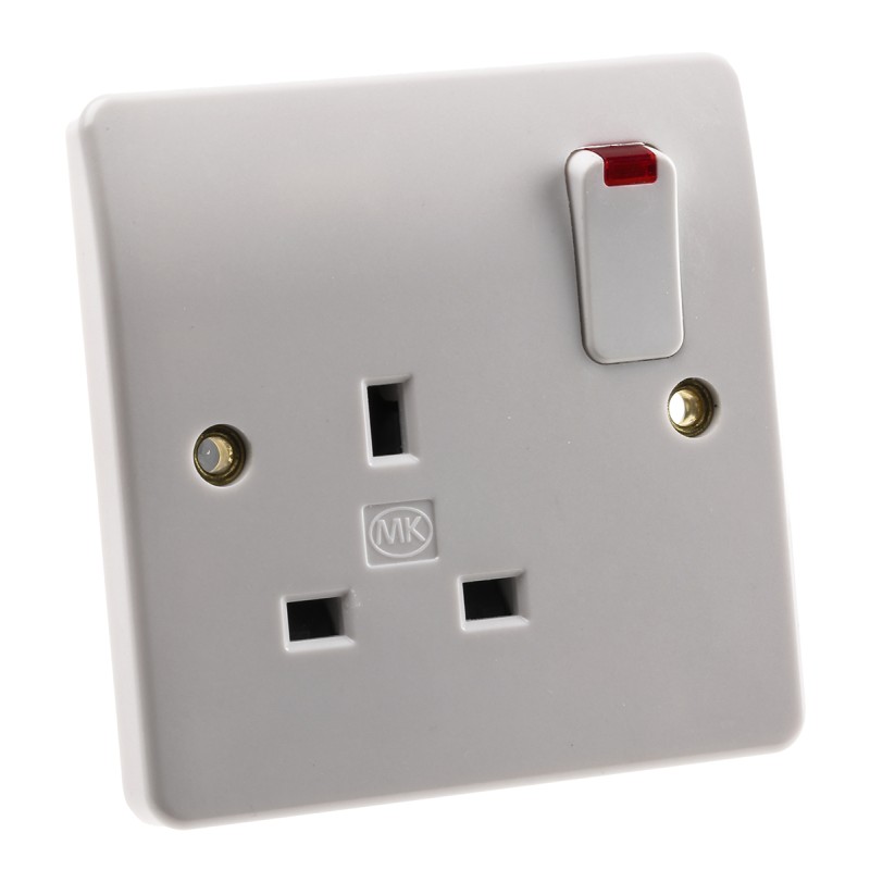 1 pcs - MK Electric White 1 Gang Plug Socket, 2 Poles, 13A, Type G - British, Indoor Use
