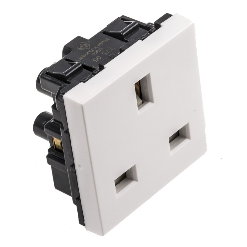 1 pcs - Legrand White 1 Gang Plug Socket, 13A, Type G - British, Indoor Use