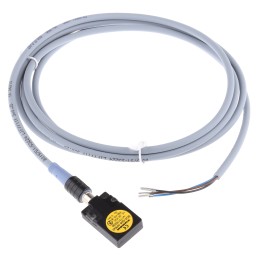 1 pcs - Turck Capacitive Block-Style Proximity Sensor, 5 mm Detection, PNP Output, 10 - 30 V dc, IP67