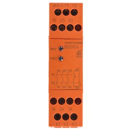 1 pcs - Dold Single-Channel Emergency Stop Safety Relay, 24V dc, 4 Safety Contacts