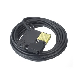 1 pcs - Idec HS6E Safety Interlock Switch, Keyed Actuator Included, Plastic, Solenoid Lock