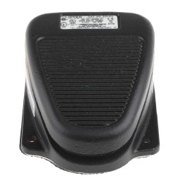 1 pcs - RS PRO Medium Duty Latching Clipper Foot Switch - Cast Iron Case Material, SP-CO, 20 A @ 125 V ac Contact Current, 250V