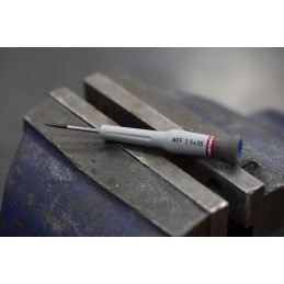 1 pcs - Facom Slotted Screwdriver, 2.5 mm Tip, 35 mm Blade, 117 mm Overall