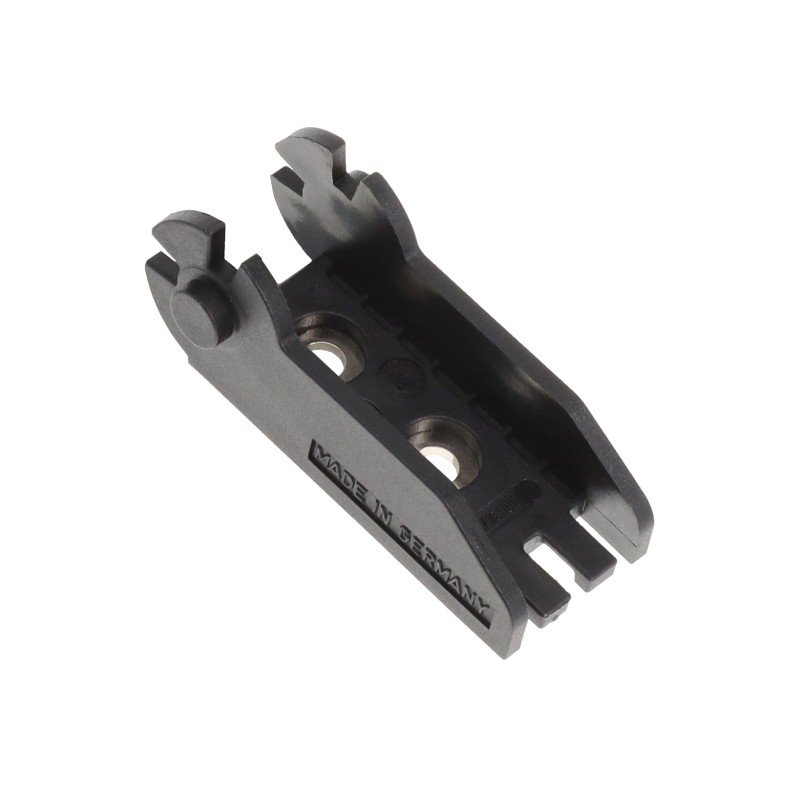 1 pcs : 018100005100 - MP18.1 MEMALE END BRACKET 18MM W