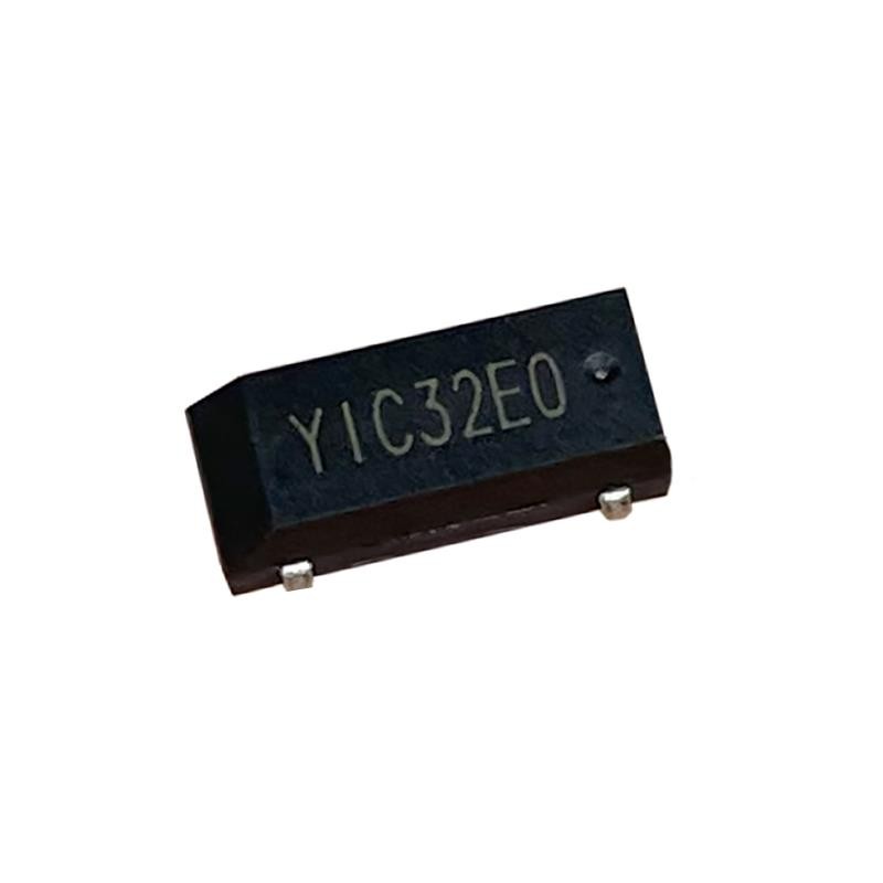 1 pcs : 32.768K12.5PI/MC306 - CRYSTAL 32.7680KHZ 12.5PF SMD
