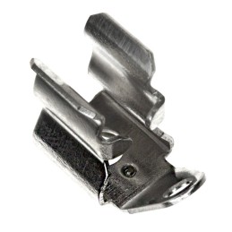 1 pcs : 3535 - FUSE CLIP CART 15A CHASS MNT