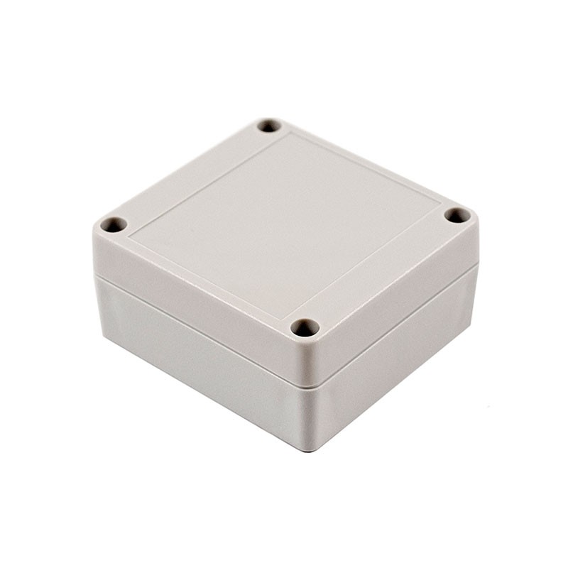 1 pcs : RP1050 - Box Polycarbonate (PC) White, Off Cover Included 3.410' L x 3.210' W (86.61mm x 81.53mm) X 1.570' (39.88mm)