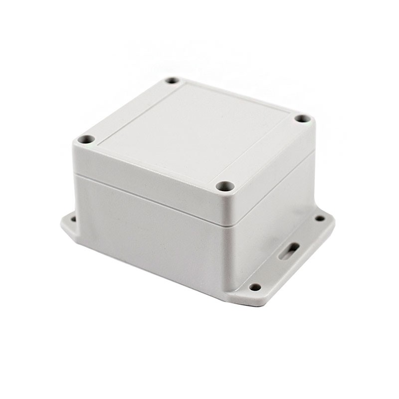 1 pcs : RP1060BF - Box Polycarbonate (PC) White, Off Cover Included 4.530' L x 3.280' W (115.06mm x 83.31mm) X 2.170' (55.12mm)