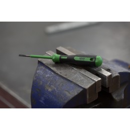 1 pcs - Wago Slotted Screwdriver, 3.5 x 0.5 mm Tip, 3.5 mm Blade, 175 mm Overall