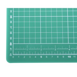 1 pcs - RS PRO 10mm Green Cutting Mat, L450mm x W300mm