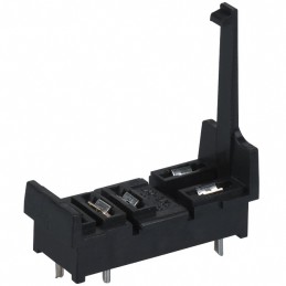1 pcs : P2R-05P - RELAY SOCKET 5 POS THROUGH HOLE