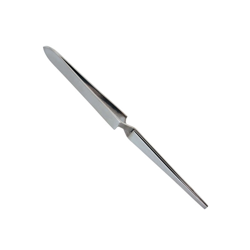 1 pcs : 18421 - TWEEZER FLAT BLUNT 6.50'