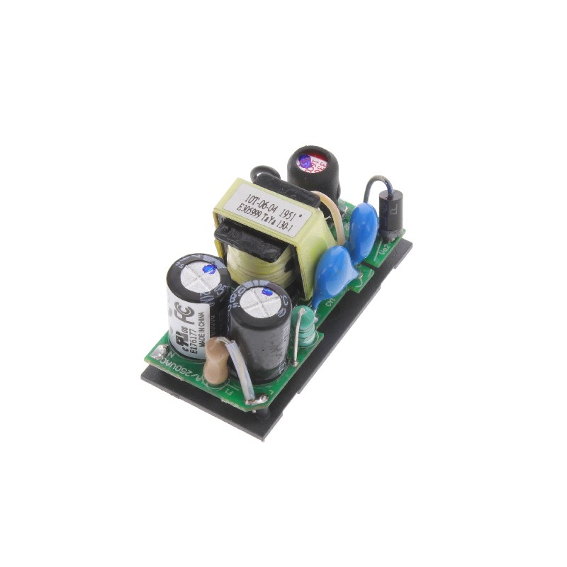 1 pcs : CFM06S150 - AC/DC CONVERTER 15V 6W