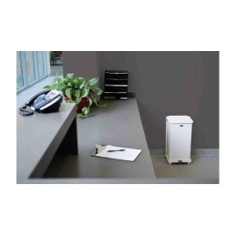 1 pcs - Rubbermaid Commercial Products Defenders® 49L Red Pedal Galvanised Steel Waste Bin