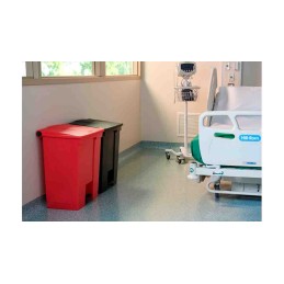 1 pcs - Rubbermaid Commercial Products Legacy Step-On 68L Red Pedal Plastic Waste Bin