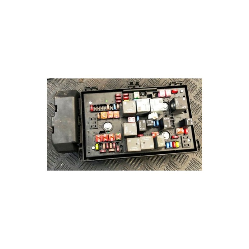 2010 VAUXHALL ASTRA J 1.7 D MK6 FUSE RELAY BOX 13318733