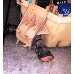 2005 KIA SORENTO 2.5 DIESEL FUSE RELAY BOX