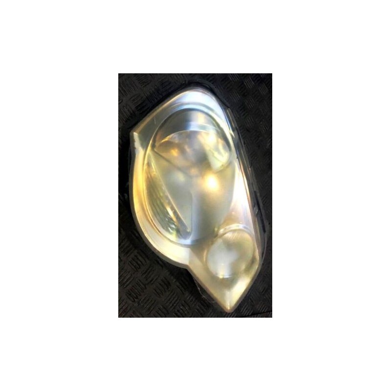 2006 VOLKSWAGEN POLO 1.4 PETROL MK4 RH HEADLIGHT CLIP DAMAGED NEED POLISHING