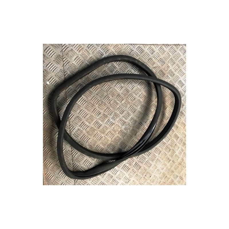 2009 MERCEDES-BENZ C-CLASS W204 C320 AMG RH REAR DOOR RUBBER SEAL
