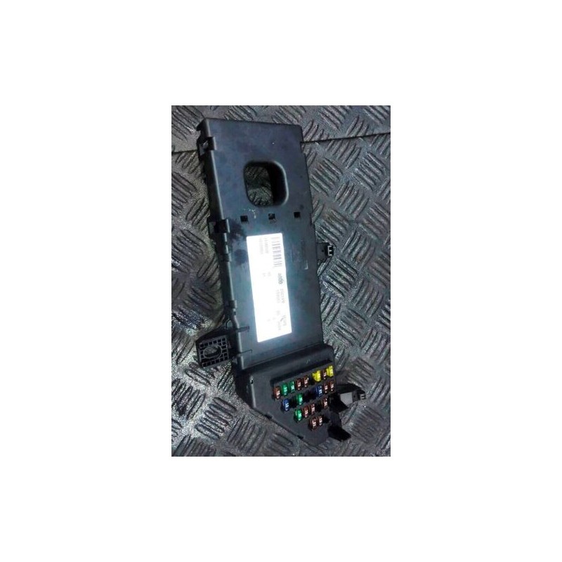 VAUXHALL VECTRA C FUSE BOX 24400590 / 13120954