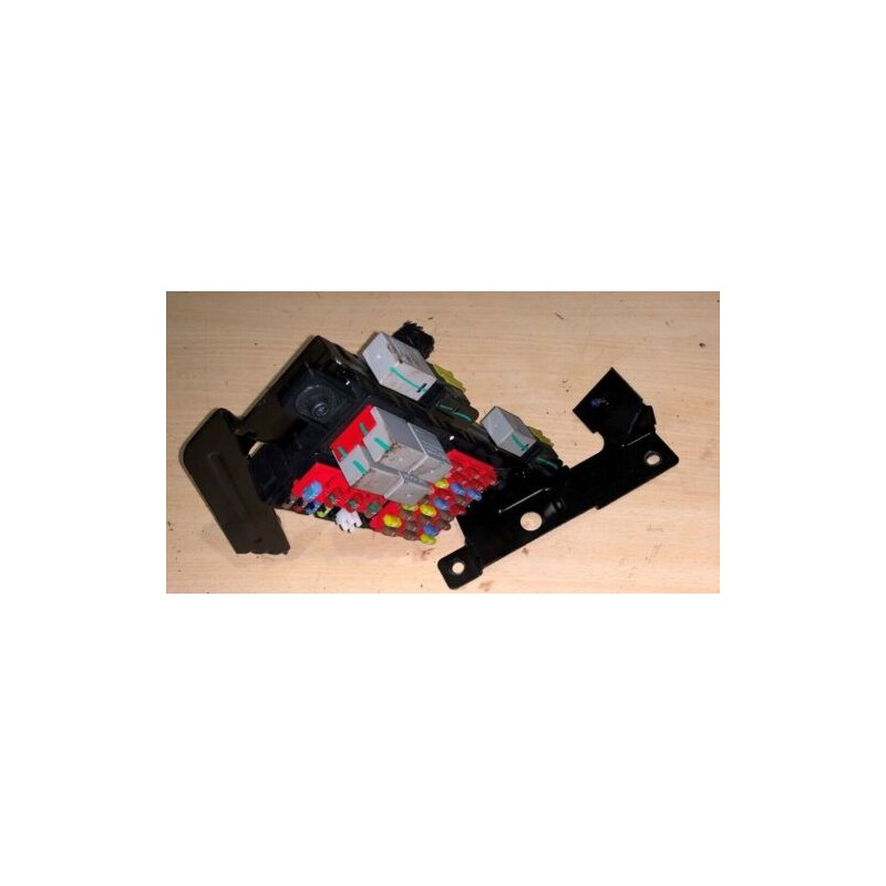 Mg3 LUX 5 Door 2013-2018 1.5 petrol RELAY FUSE BOX 273002500