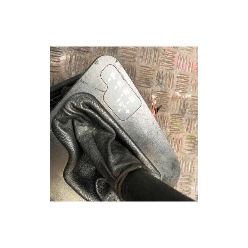 2004 BMW 3 SERIES E46 318Ci CONVERTIBLE LH REAR HOLDER 8248313