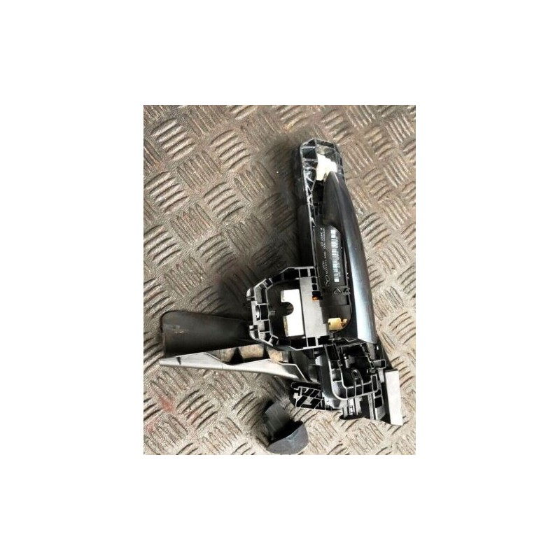 2009 MERCEDES-BENZ C-CLASS W204 LH FRONT DOOR HANDLE A2047600734