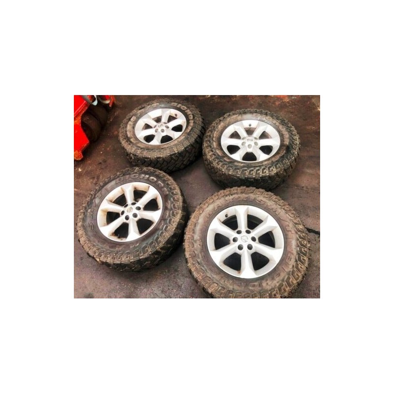 07 NISSAN PATHFINDER ALLOY WHEEL SET 17 LT265/70R17 / MAXXIS TYRES YEAR 13/21