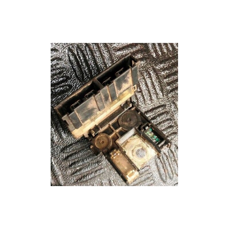 2007 NISSAN PATHFINDER 2.5 DCI R51 BATTERY FUSE BOX NEED CHANGE 1 FUSE