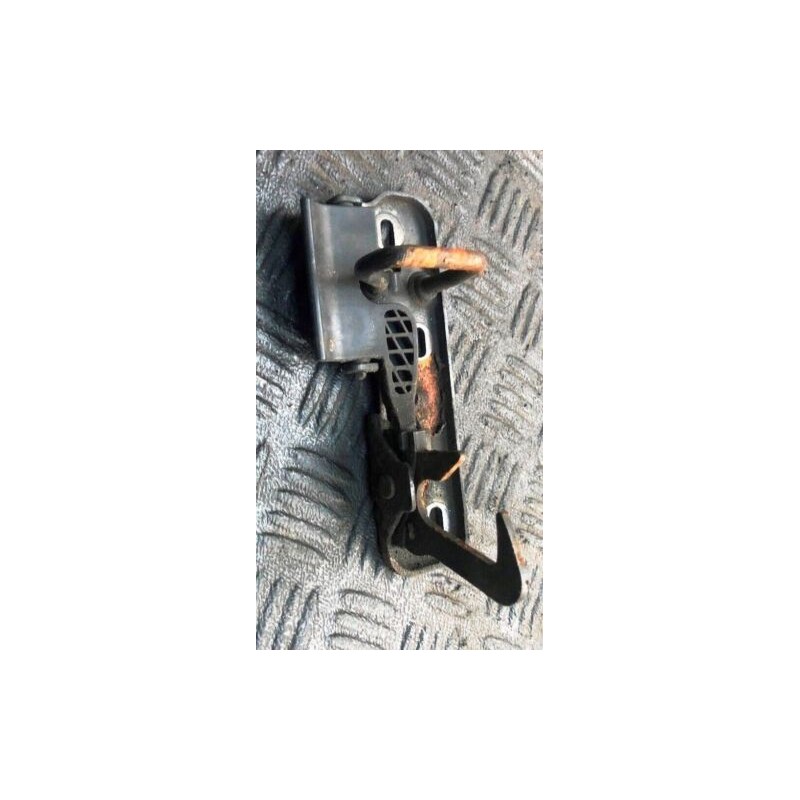 2006 VOLKSWAGEN GOLF MK5 2.0 GTI BWA BONNET LATCH