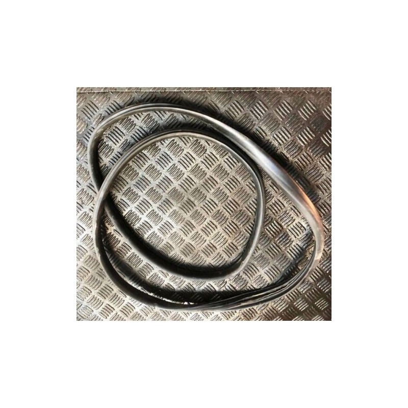 2014 RENAULT CLIO 1.5 DCI MK4 RH FRONT DOOR RUBBER SEAL