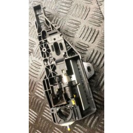 2014 RENAULT CLIO 1.5 DCI MK4 LH FRONT DOOR HANDLE BRACKET