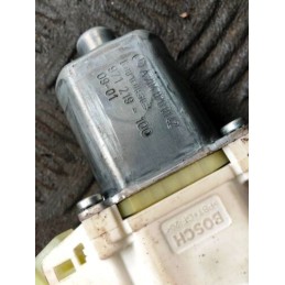 2009 MERCEDES-BENZ C-CLASS W204 LH FRONT DOOR WINDOW MOTOR A2048200142 / 01308