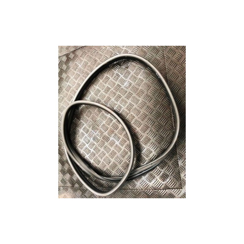 2009 Skoda Fabia MK2 1.2 HTP LH FRONT RUBBER SEAL