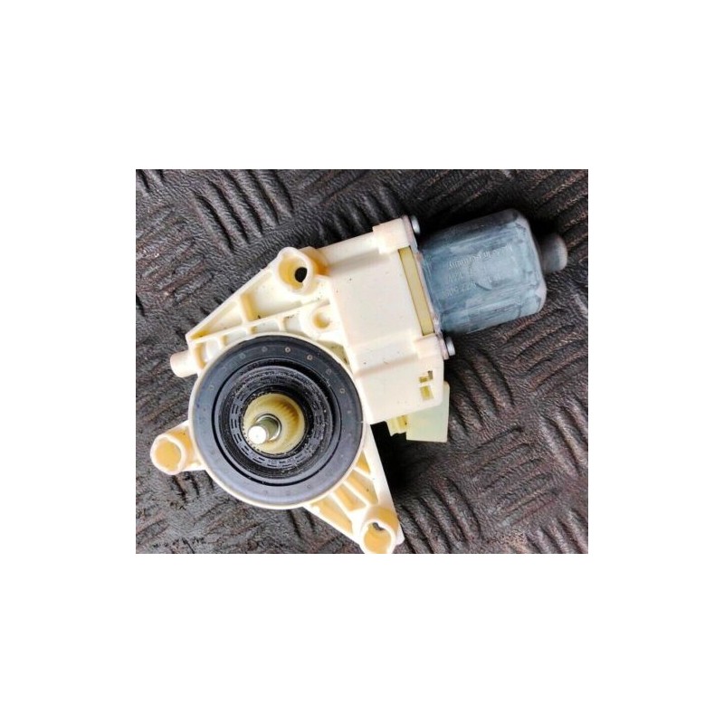 2009 MERCEDES-BENZ C-CLASS W204 C320 LH REAR DOOR WINDOW MOTOR 0130822505 / A20