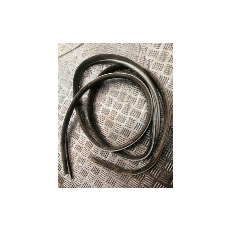 2003 RANGE ROVER VOGUE L322 TD6 HSE LH REAR RUBBER SEAL