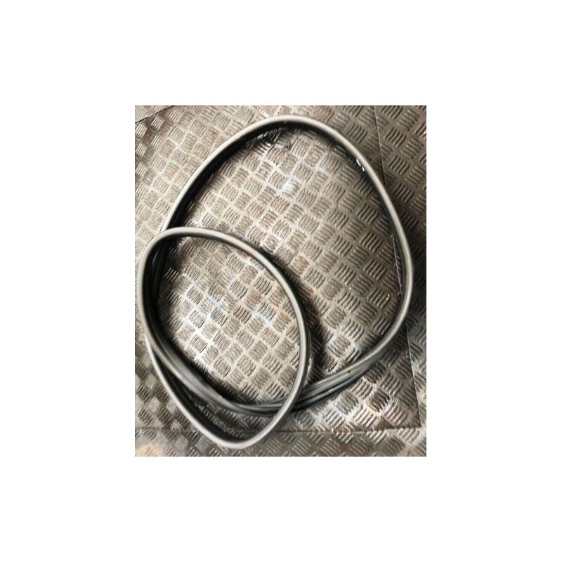 2009 Skoda Fabia MK2 1.2 HTP LH REAR RUBBER SEAL