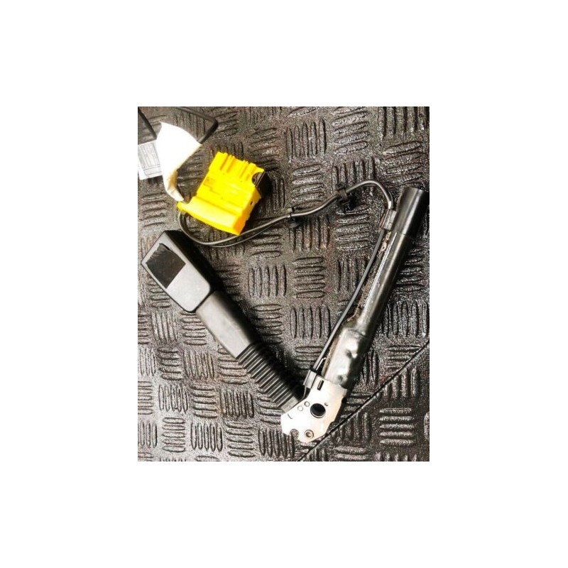 2006 BMW E90 3 series 2.0 D LH SEAT BELT CATCH 6942547 / 33040940