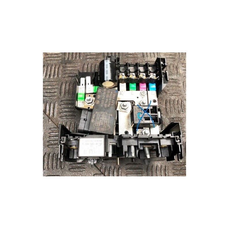 2009 MERCEDES-BENZ C-CLASS W204 C320 MAIN POWER RELAY NEED CHANGE