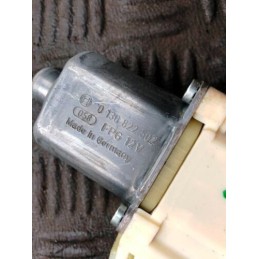 2009 MERCEDES-BENZ C-CLASS W204 C320 AMG RH FRONT DOOR WINDOW MOTOR A2048200242