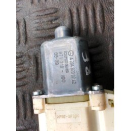 2009 MERCEDES-BENZ C-CLASS W204 C320 AMG RH FRONT DOOR WINDOW MOTOR A2048200242