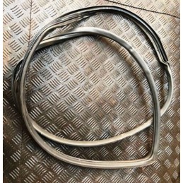 HONDA FRV 2004-2011 MK1 2.2 I-CTDI RH FRONT RUBBER SEAL