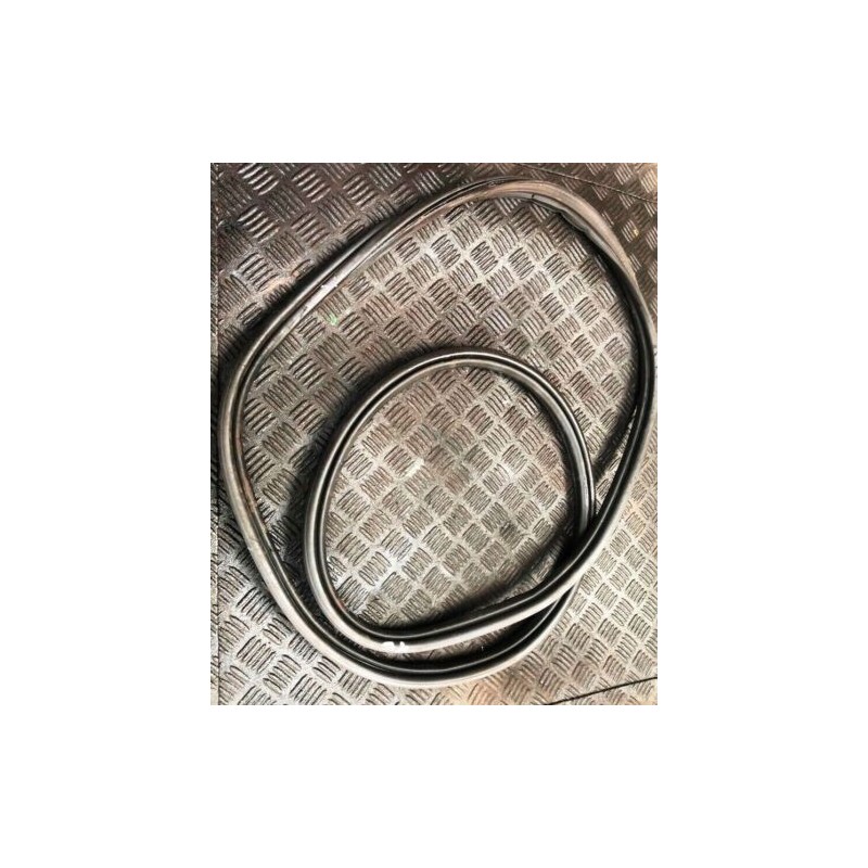 2013 CHRYSLER YPSILON 1.2 MK3 TAILGATE RUBBER SEAL