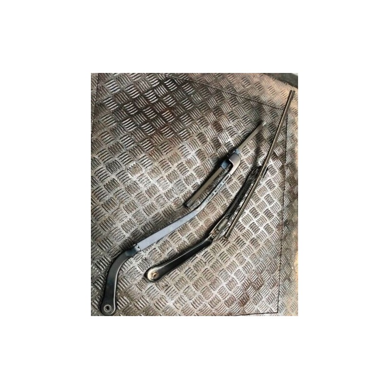 2006 BMW E90 3 series 2.0 D WIPER ARM SET